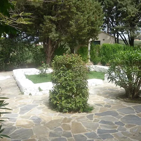 Myrties Stone - Ta Petrina Lantgård *