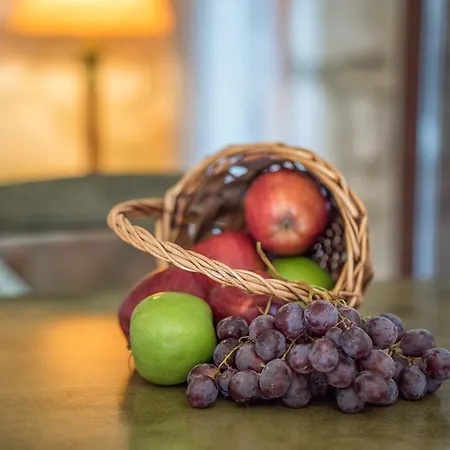 Lantgård Myrties Stone - Ta Petrina