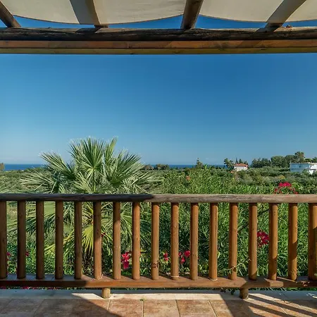 Myrties Stone - Ta Petrina Lantgård *