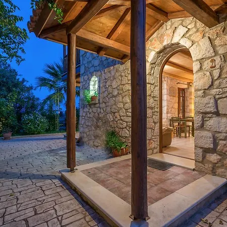 Myrties Stone - Ta Petrina Vasilikí