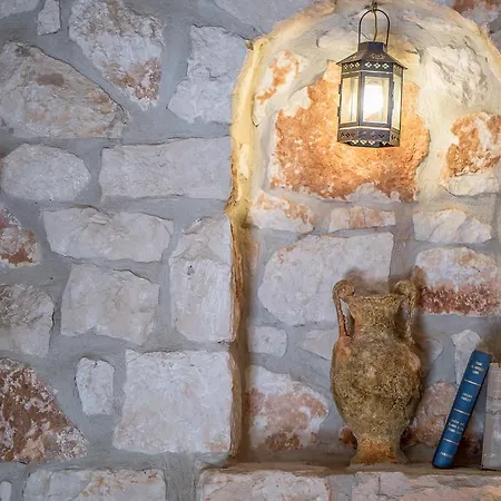 Myrties Stone - Ta Petrina Lantgård Vasilikí