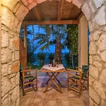 Pensiune agroturistice Myrties Stone - Ta Petrina *
