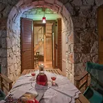 Myrties Stone - Ta Petrina Vasilikí